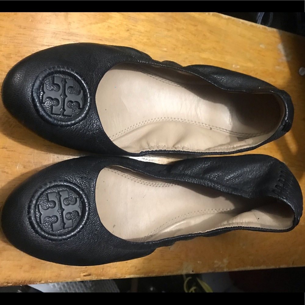 Black leather ballet flats
